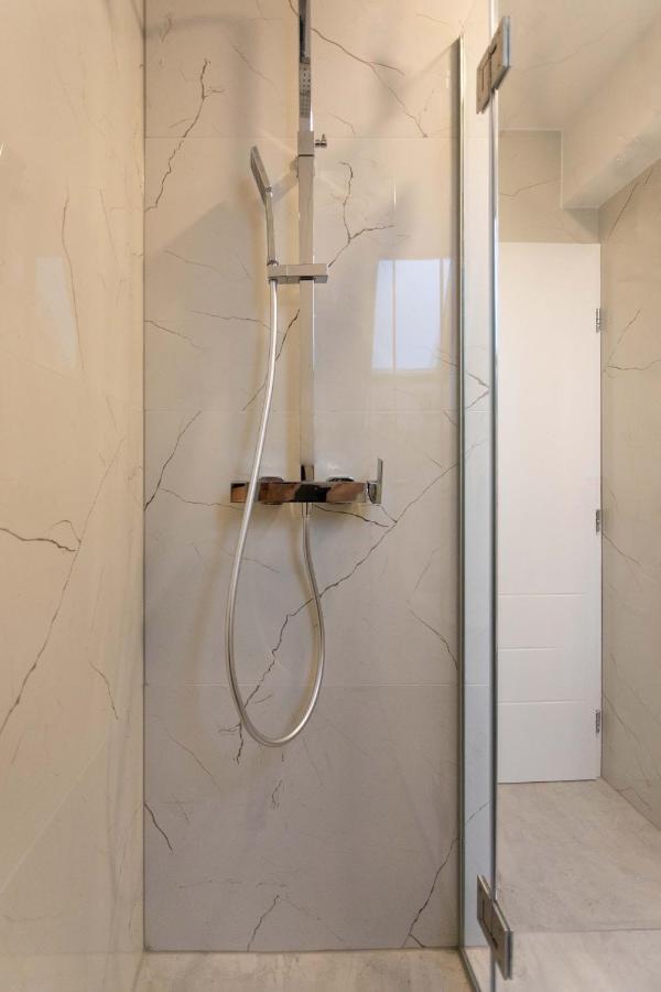 Appartamento Design 1Bdr Loft Near Kvaternik Square Zagabria Esterno foto
