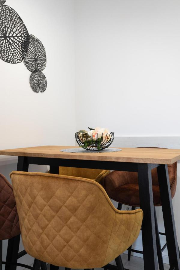 Appartamento Design 1Bdr Loft Near Kvaternik Square Zagabria Esterno foto
