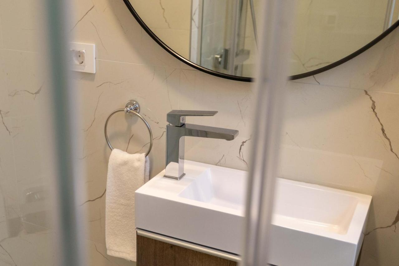 Appartamento Design 1Bdr Loft Near Kvaternik Square Zagabria Esterno foto